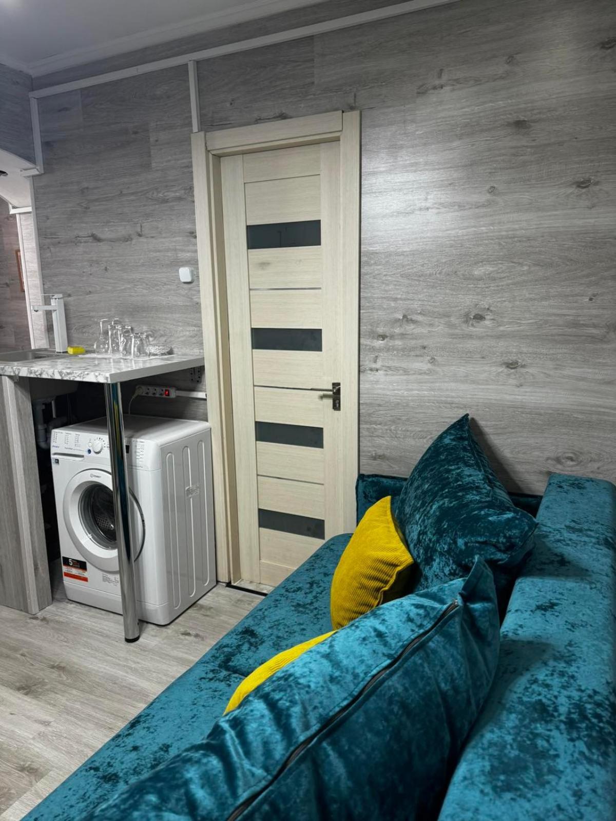 Cozy Good Apartment คีชีเนา ภายนอก รูปภาพ