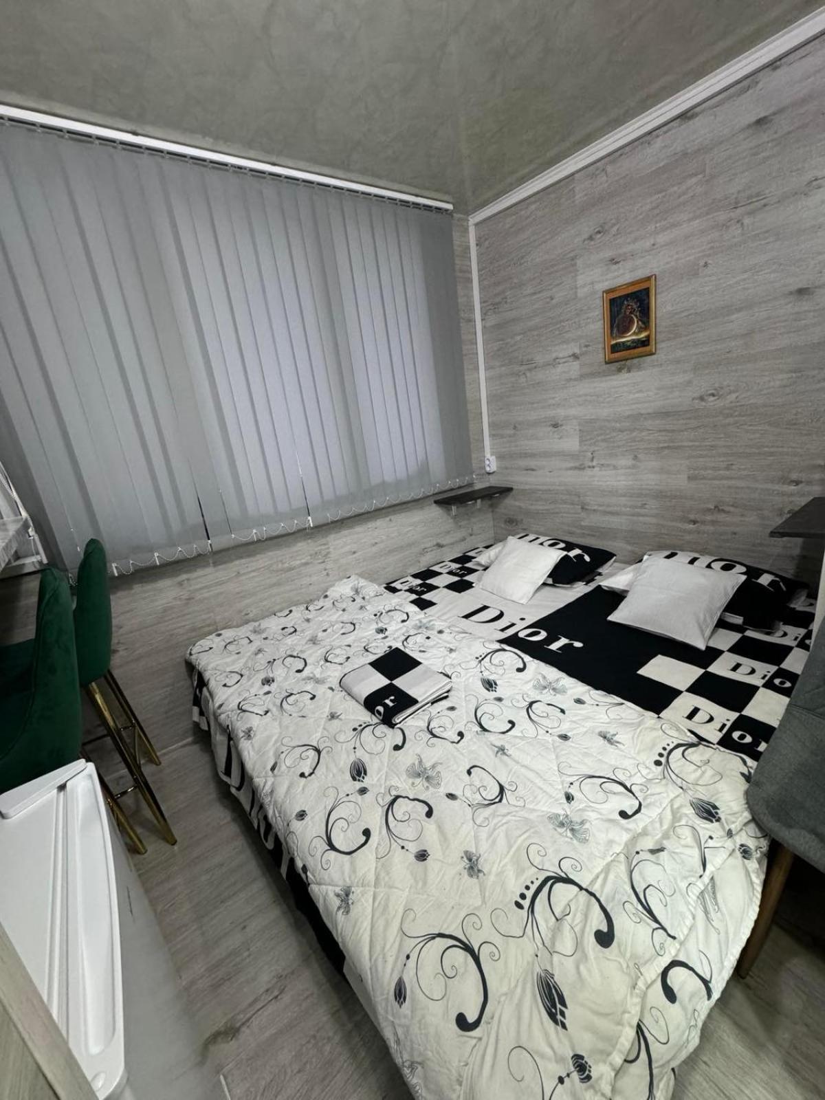Cozy Good Apartment คีชีเนา ภายนอก รูปภาพ